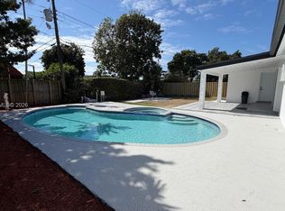 9620 SW 9th Ter, Miami, FL 33174