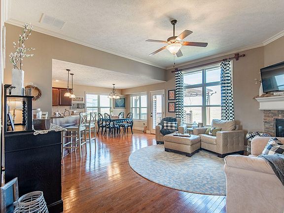 2119 N Williamsburg (11)