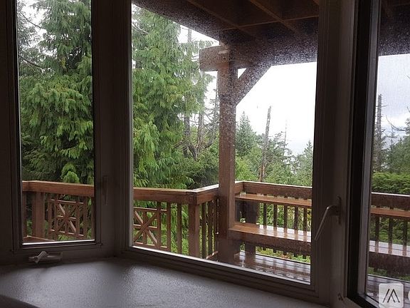 5th image of 297 Bunchberry Ln