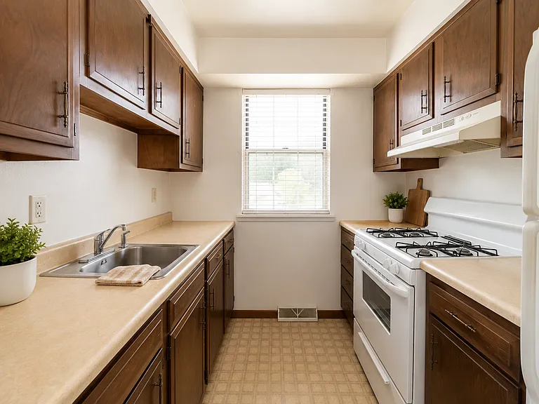 118 Yale Dr — Photo 4