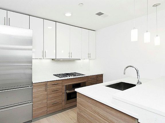 5th image of 1 West St APT 3606