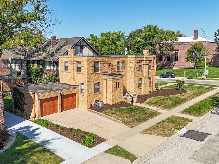 4901 Farnam St — Photo 5