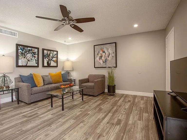 Spacious 2 Bedroom, 2 Bath with Open Floor Plan, 916 Sq Ft