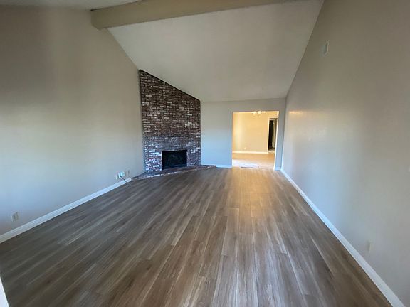4th image of 8146 Sunrise East Way
