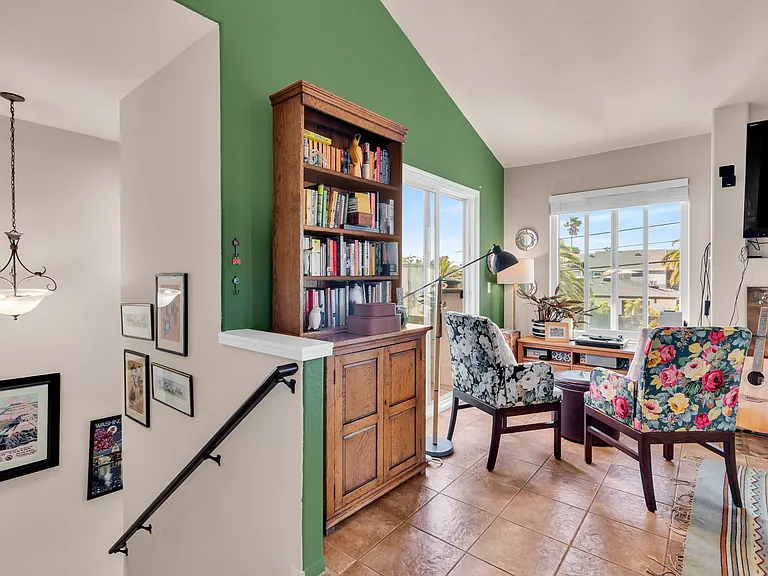 1553 Fortuna Ave — Photo 4