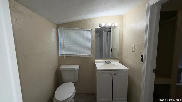 314 N Nueces #C — Photo 9