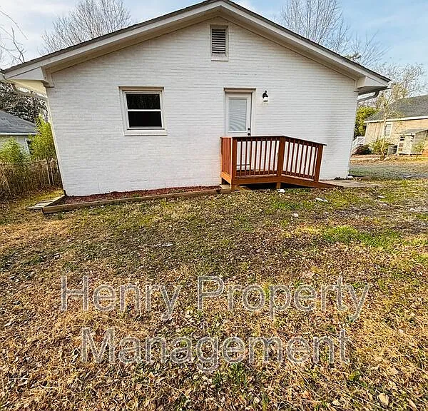 1122 Drew St — Photo 11