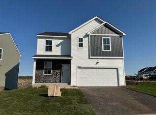 4844 Airlake Dr, Woodbury, MN 55129