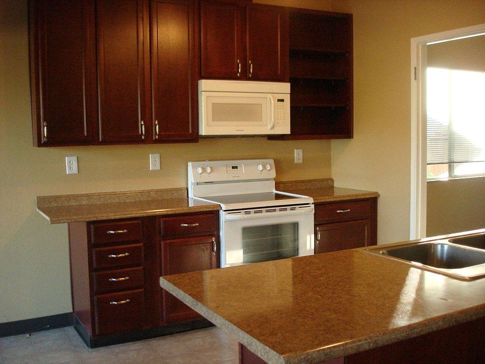 1st image of 3423 Blythe Dr