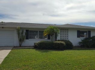 9813 111th St, Seminole, FL 33772