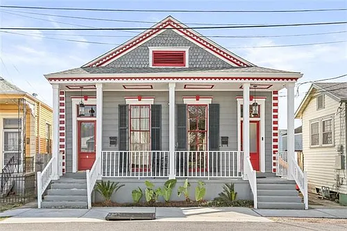 2025 Harmony St Photo 1