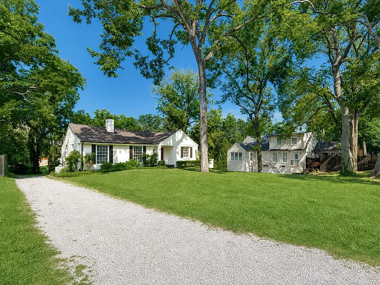 3501 Foxhall Rd — Photo 2