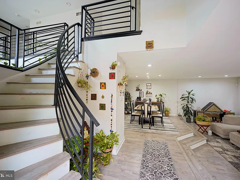 16 Buckingham Pl — Photo 10