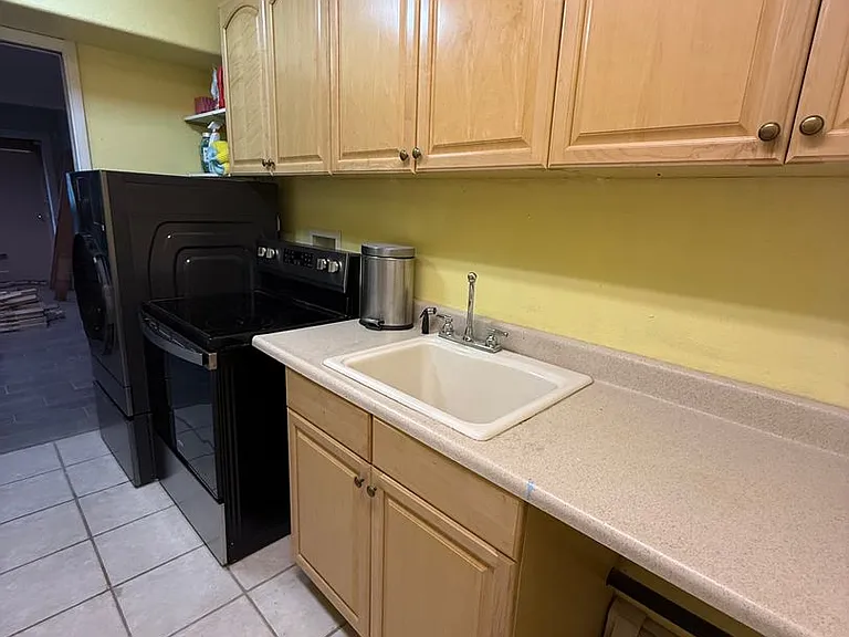 228 Maple Dr — Photo 5