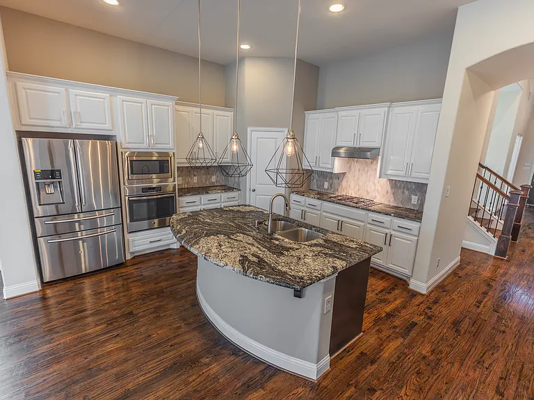 825 Warwick Blvd — Photo 47