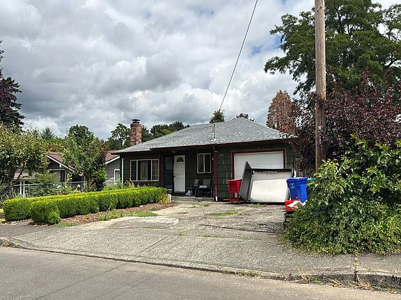 2nd image of 300 SE Elliott Ave