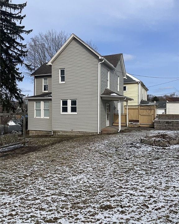 1st image of 1206 Riverview St
