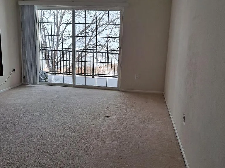 5002 Northern Lights Dr — Photo 4