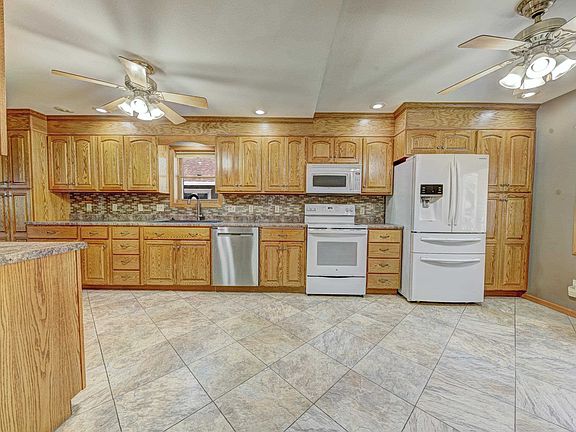 2nd image of 706 2nd Ave