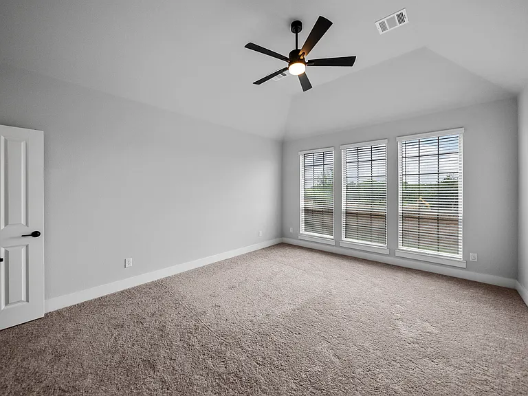925 Baybrook Ln — Photo 12
