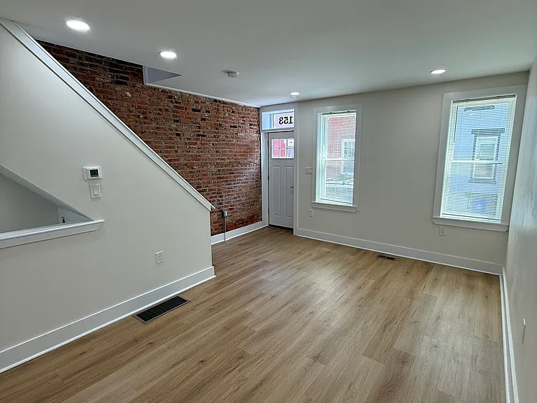 153 W Palmer St — Photo 4