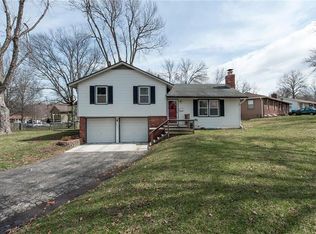6721 Earnshaw St, Shawnee, KS 66216