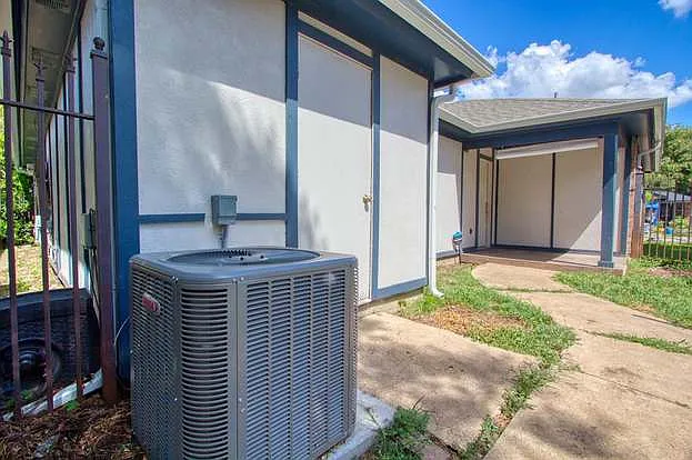 2402 Summer Place Dr — Photo 41