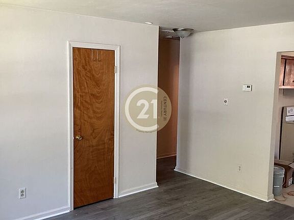 3rd image of 9551 Lakeside Dr #2