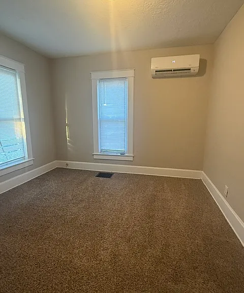 409 Walnut St — Photo 28