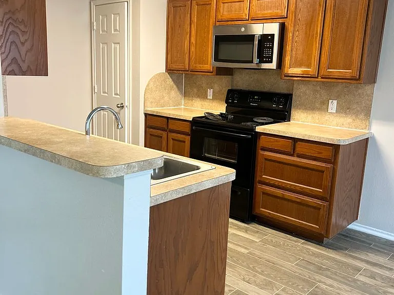 2608 Castle Rd — Photo 4