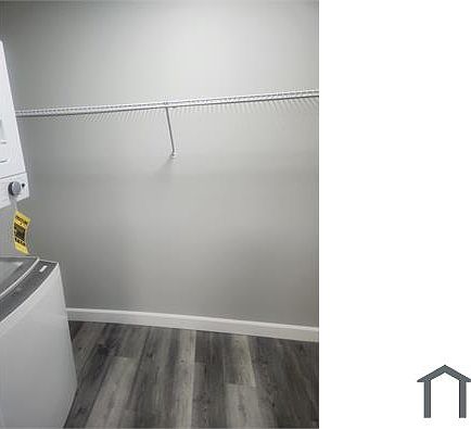 4th image of 10057 S Avenue L #1
