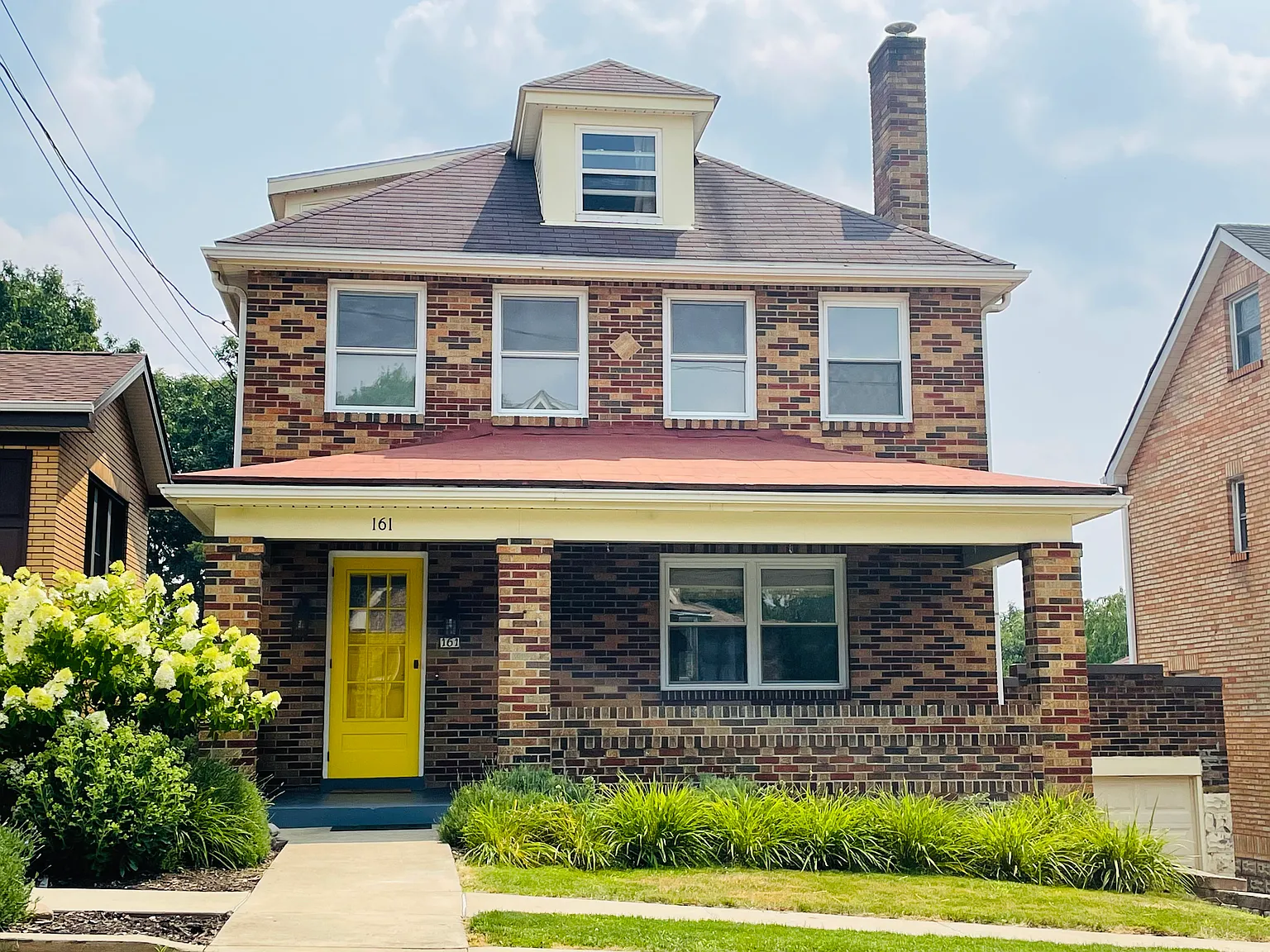 3 bed, 1.5 bath, 1344 sqft, $1,900 — Photo 1