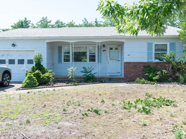 30 Sherwood Lane, Toms River, NJ 08757