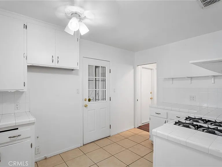 270 S 1st Ave — Photo 20