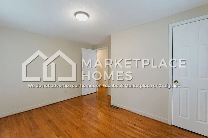 624 S Pine St — Photo 15