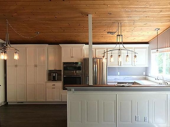 2nd image of 196 Celesta Dr