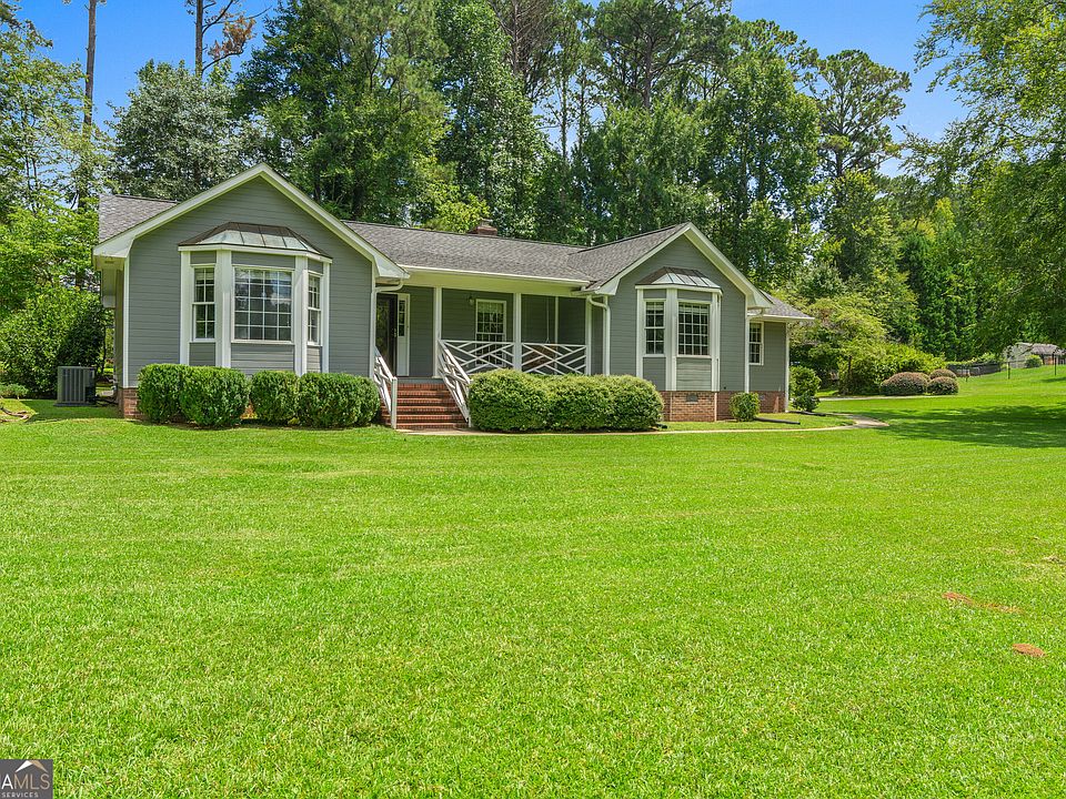 1st image of 3759 Sussex Dr NE