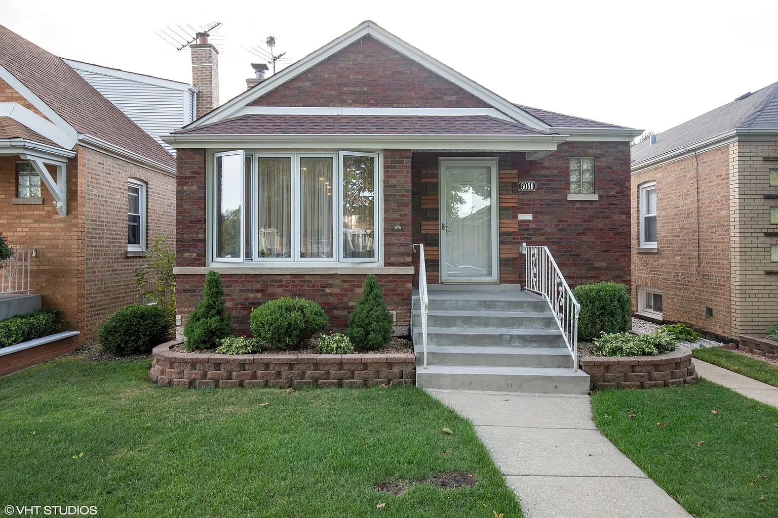 5050 S Leclaire Ave photo 1