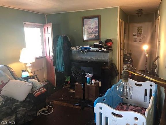 2nd image of 375 Roosevelt Ave