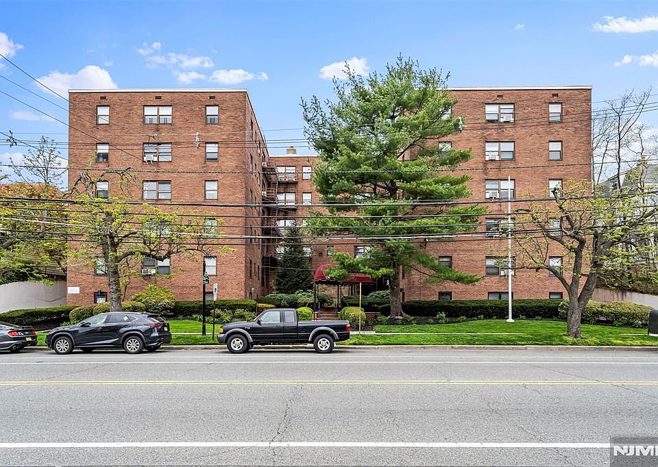 1st image of 130 Orient Way #4F