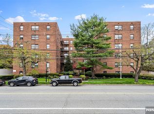 130 Orient Way APT 4F, Rutherford, NJ 07070