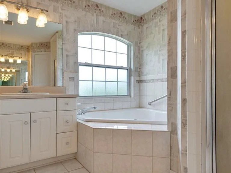 1230 Ronds Pointe Dr E — Photo 22
