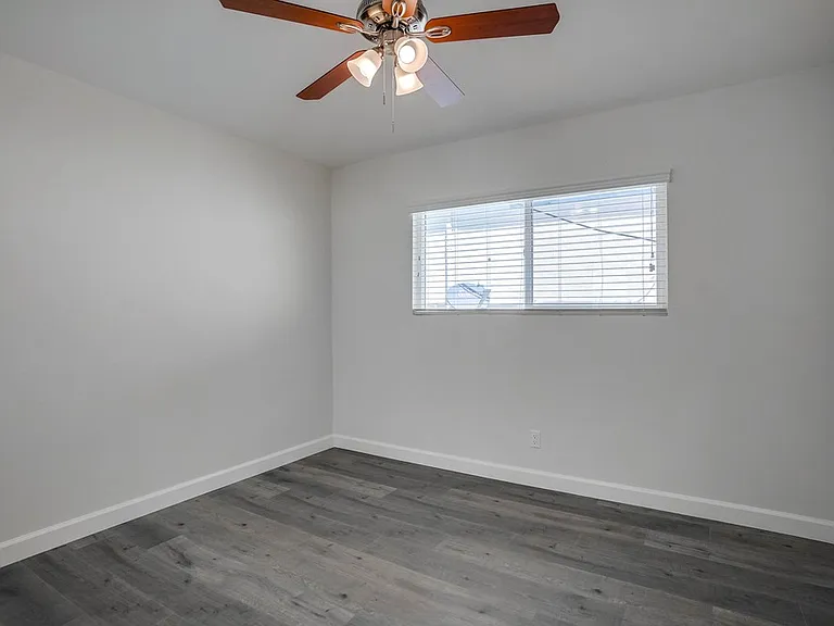 544 Evergreen St — Photo 26