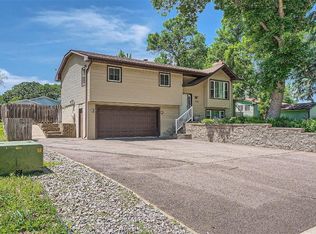 7725 Chowen Ave N, Brooklyn Park, MN 55443