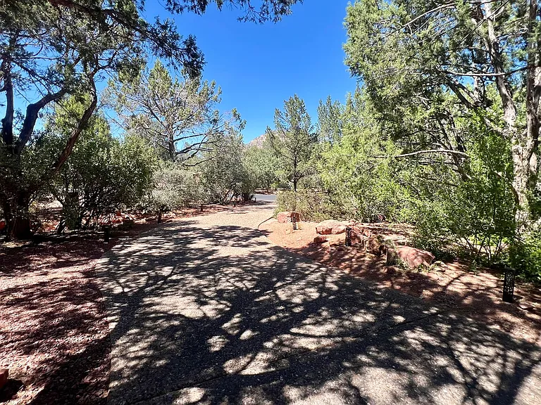 335 Foothills South Dr — Photo 6