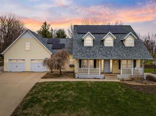 1635 Ranmar Dr, Ely, IA 52227