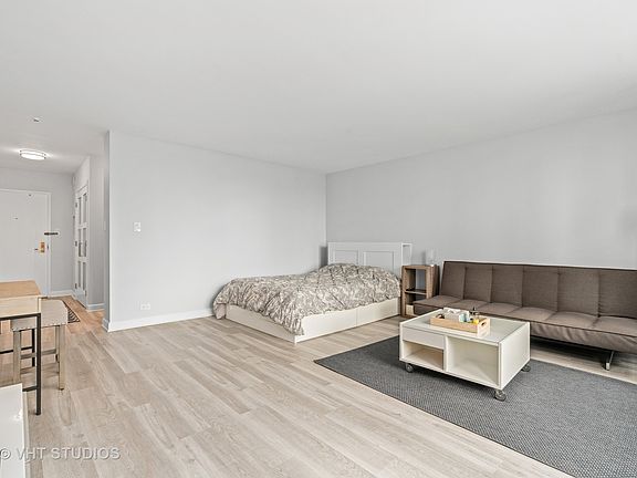 5th image of 777 N Michigan Ave APT 2803
