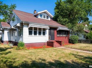 1117 S 5th St, Pekin, IL