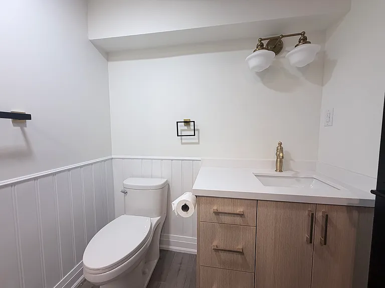 184 Ottawa St S #1 — Photo 11