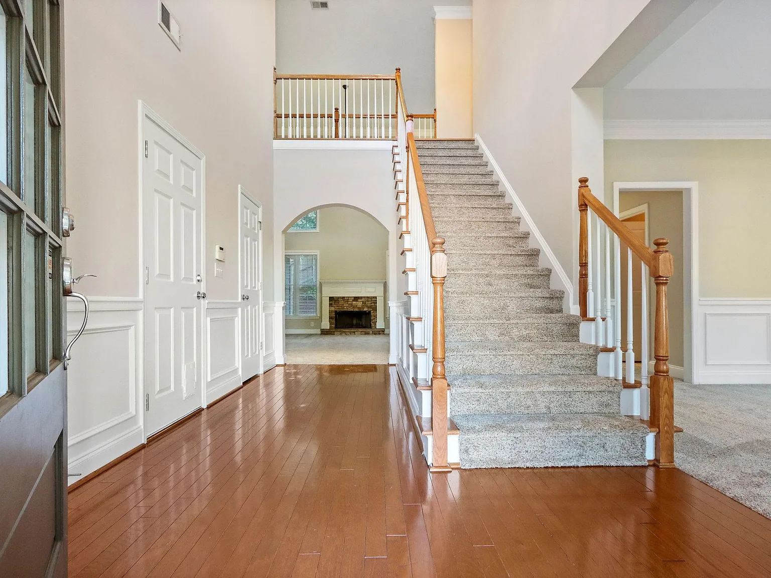 4 bed, 2.5 bath, 2689 sqft, $3,095 — Photo 3